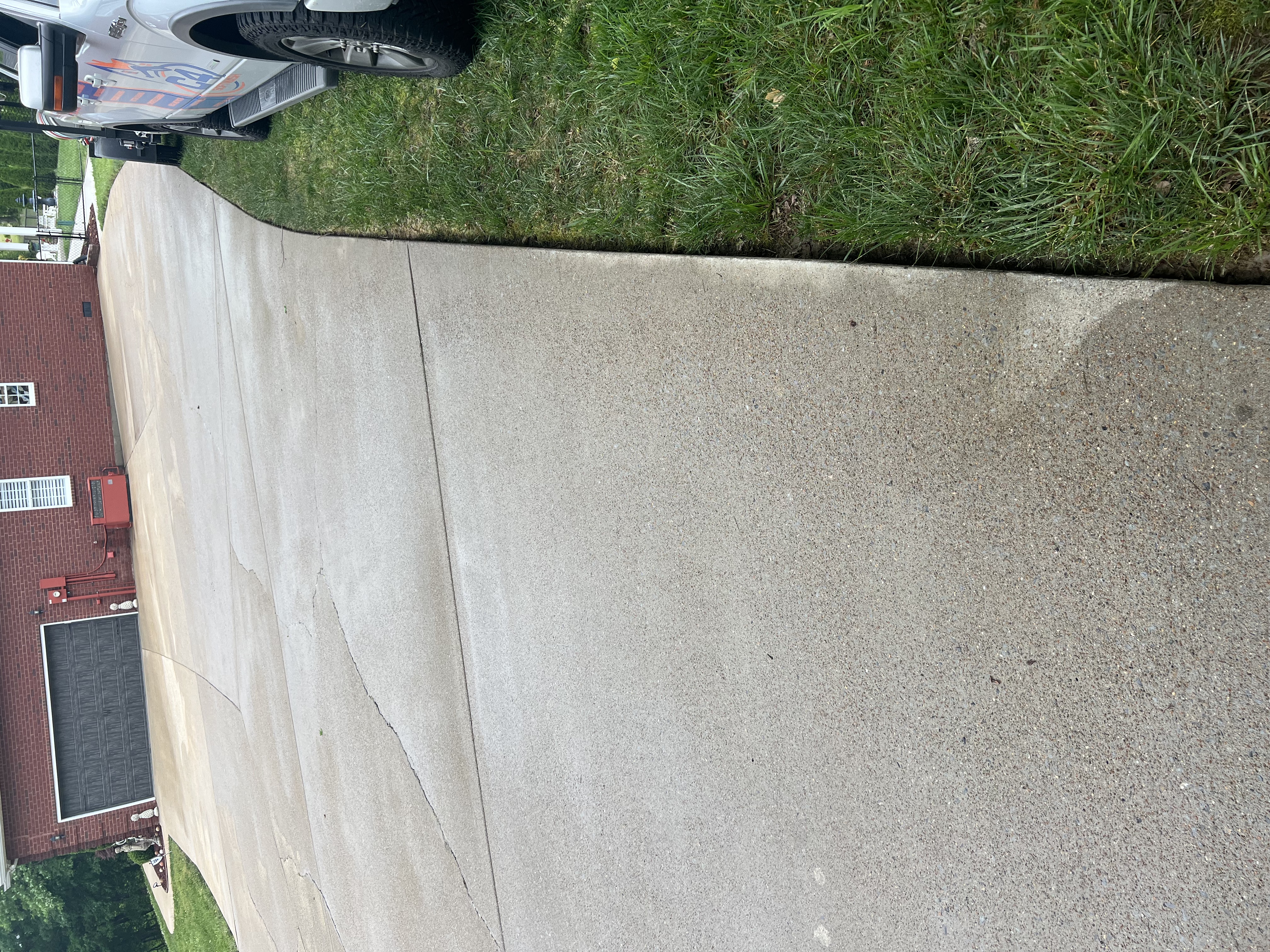 Dickson, TN Concrete Cleaning